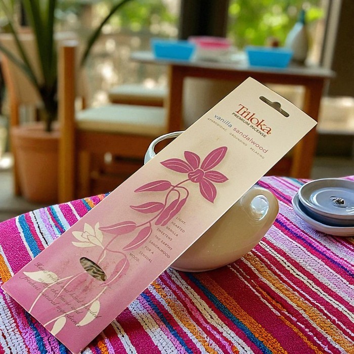 Encens Triloka Premium vanille et bois de santal 